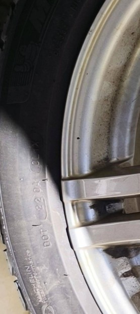 BMW alufelni téligumival Michelin X-Ice Snow 225/50 R17