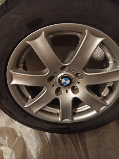 BMW alufelnim elad�