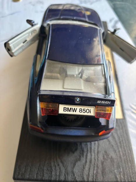 BMW aut modell elad!