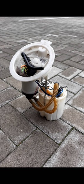 BMW benzin pumpa