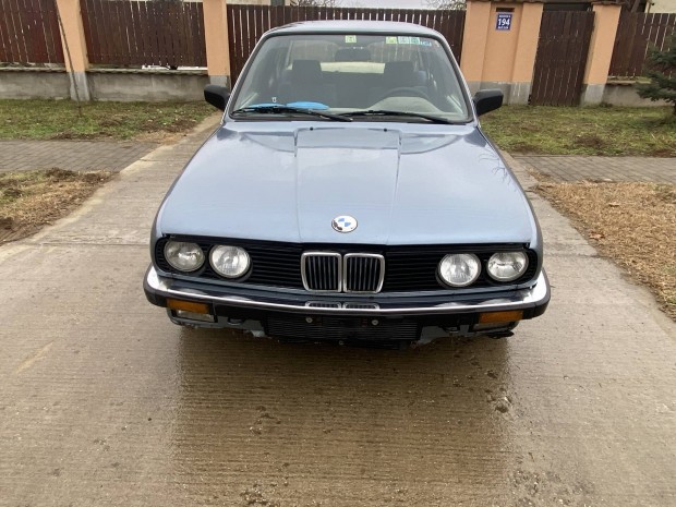 BMW e30 325ix elad 