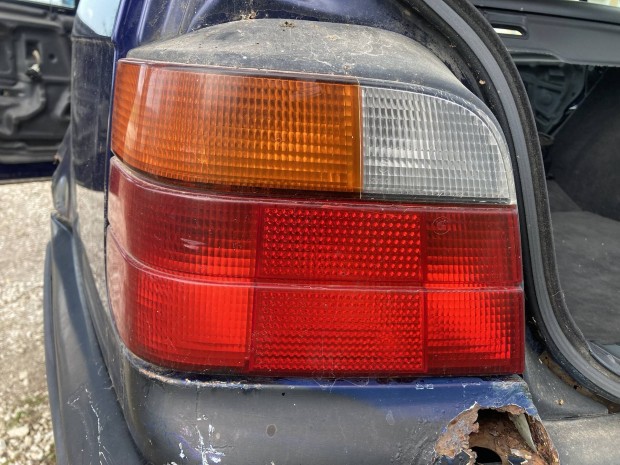 BMW e36 Touring hatso lampa pár