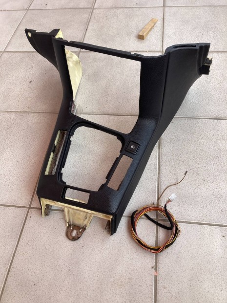 BMW e36 USA / Pánik gombos középrész