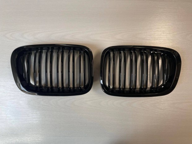BMW e46 pre sedan/touring hűtőrács vese lakk fekete dupla pálca egyene