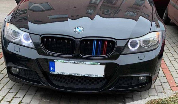 BMW e90 e91 face hűtőrács vese dupla pálcás lakk fekete /M