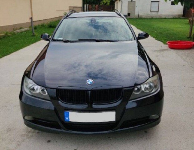 BMW e90 e91 preface (3-as) vese hűtőrács díszrács lakk fekete