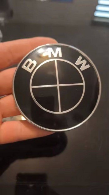 BMW emblma 74mm fekete