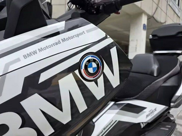 BMW emblma csomagtr ajt 74mm 50 ves jubileumi