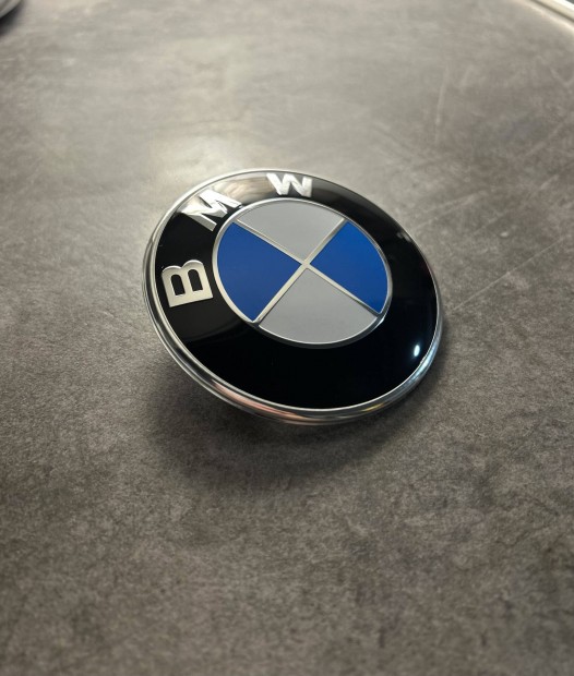 BMW emblma j