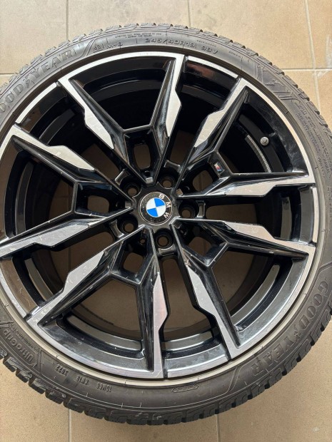 BMW felni téligumival