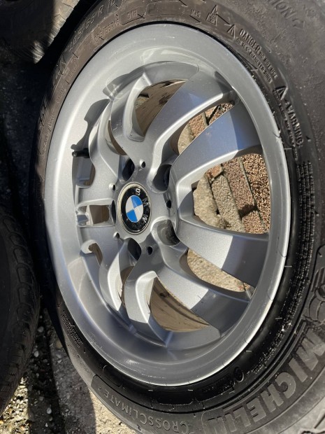 BMW felnik 4 vszakos gumikkal  
