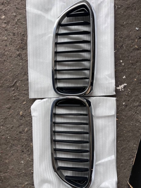 BMW g30 gyári diszrács/vese eladó