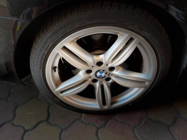 BMW gyri 19" M es felni Garnitra