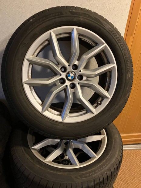 BMW gyri 19-es X5 G05/ X6 G06 alufelni garnitra tli gumival