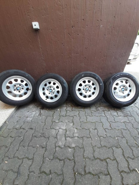 BMW gyári alufeni 15Zoll nyári gumival