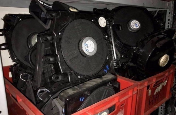 BMW gyári hangszóró, mélynyomó