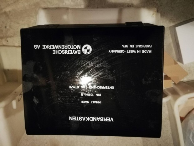 BMW gyári mentő doboz hiánytalan állapotban 80-évek