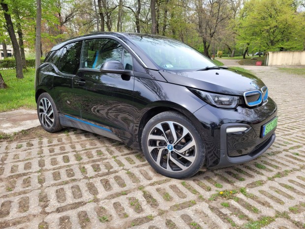 BMW i3 94 kW 85000 km fekete, tetőablak, LED lámpa, téli kerék
