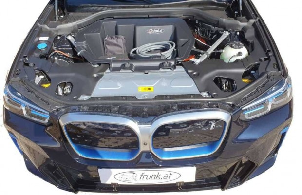 BMW iX3 frunk