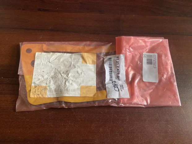 BMW tmts, hts lmpa, csomagtrfedl 63217475841 elad