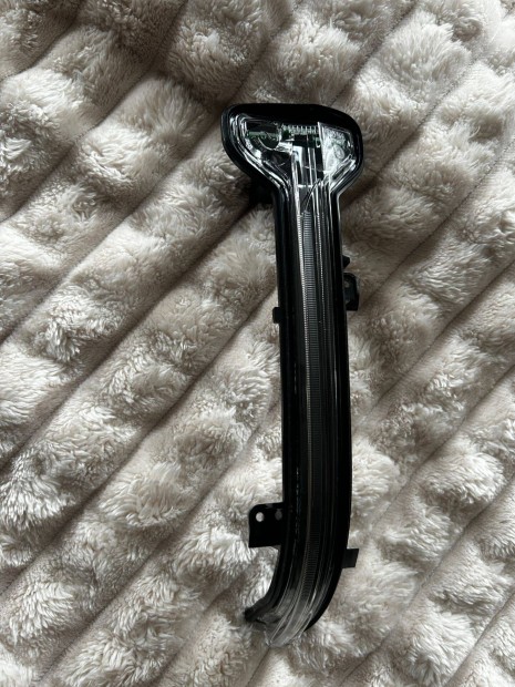 BMW t�k�r ir�nyjelz�, balos