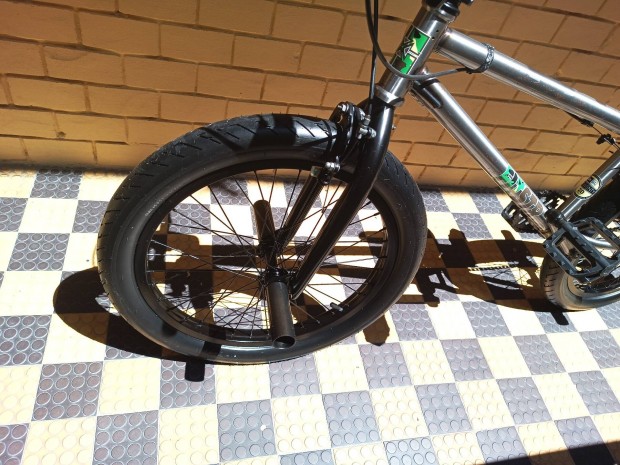 BMX elad j allapotba 