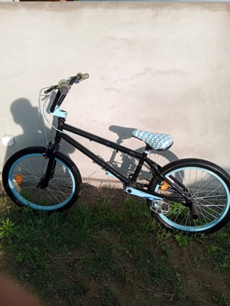 BMX verseny bicikli