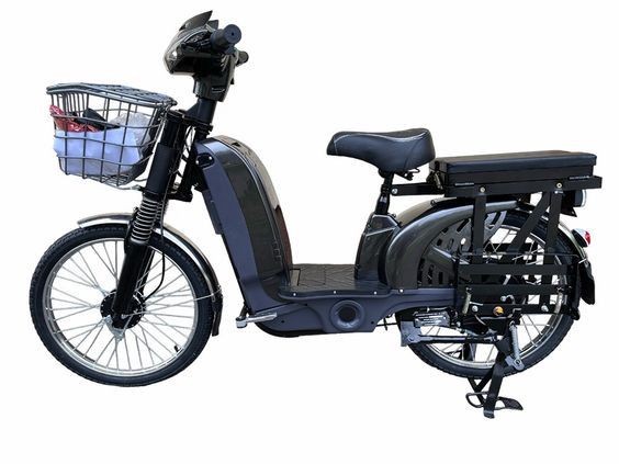 BM-13 elektromos moped, nem kell hozz� jogos�tv�ny!