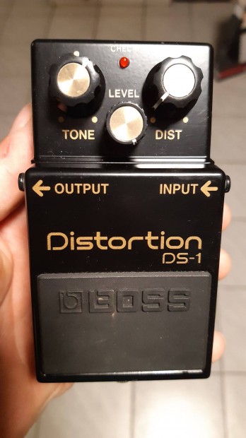 BOSS DS-1 distortion pedl elad