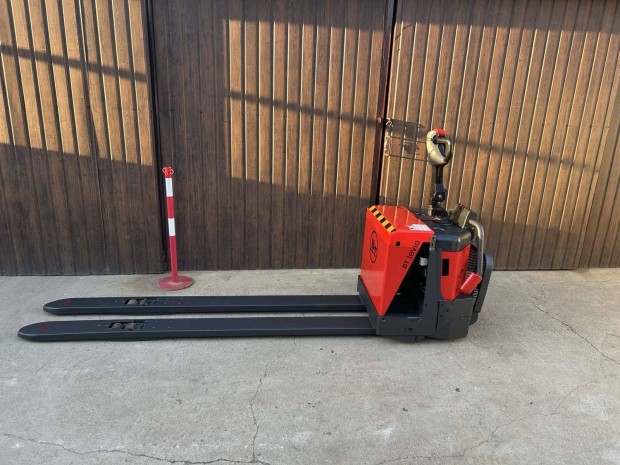 BT(Toyota)elektromos raklapemelő béka targonca