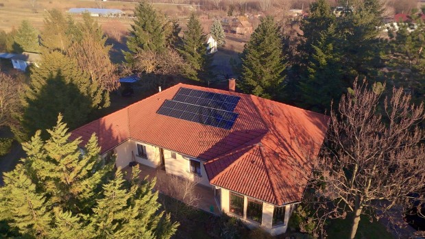 BUDAPESTT�L 30 PERCRE - PR�MIUM OTTHON �S GAZD�LKOD�SRA IS ALKALMAS BI