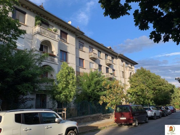 B�TOROZATLAN LAK�S  A XII.KER�LET SZ�V�BEN