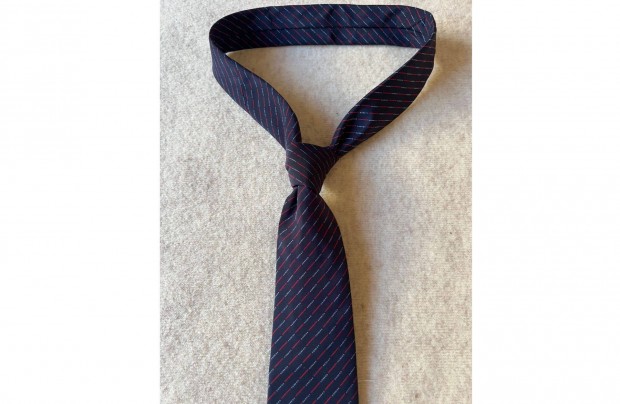 B.J. Barnet k�k - nyakkend�