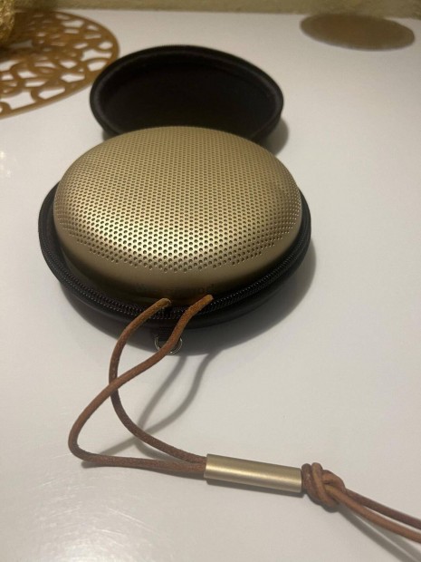 B&O Bang & Olufsen Beosound A1 2gen Bluetooth Hangszr Gold + Vdtok