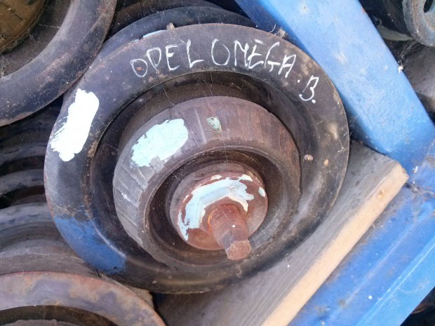 B.Omega Lengscsillapit