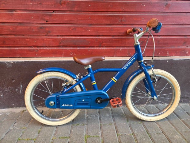 B'Twin btwin B Twin Decathlonos City 900 ALU váz 16" gyerekbicikli 7,6