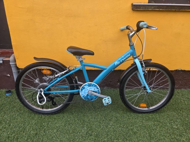 B'Twin btwin B Twin Decathlonos Original 120 gyerekbicikli 20" kerékke