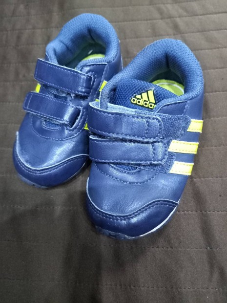 Baba Adidas  cipő 