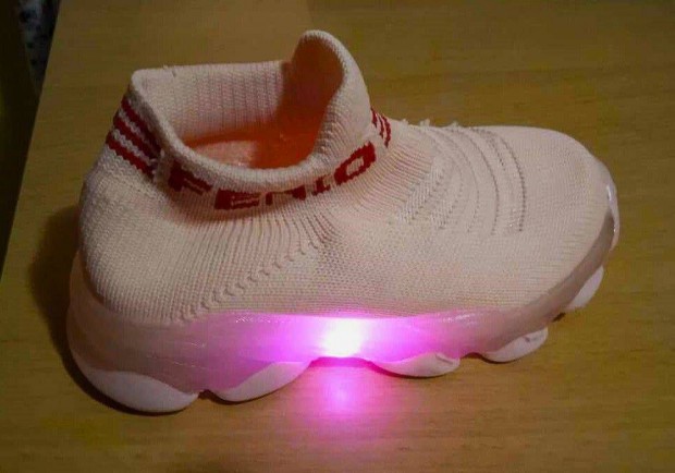 Baba LED-es cipő 24 méret (belső hossz 15 cm)