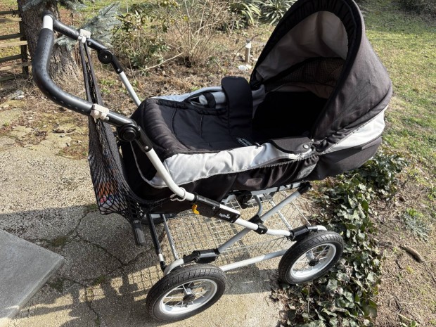 Babakocsi megk�m�lt