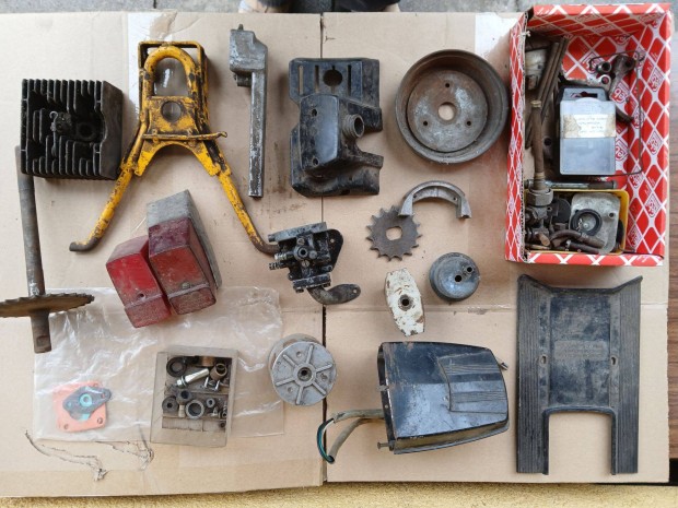 Babetta 207-es bontott alkatr�szek egyben