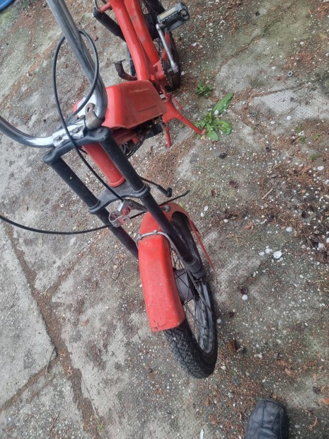 Babetta 210 alkatr�szek 