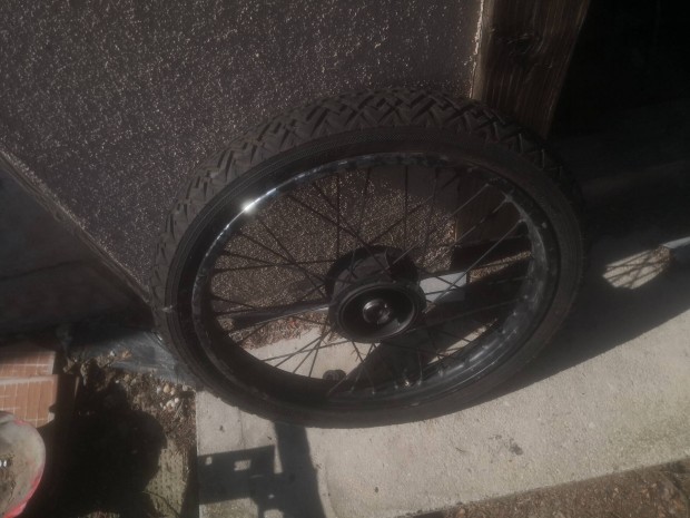 Babetta 210 es els� ker�k 