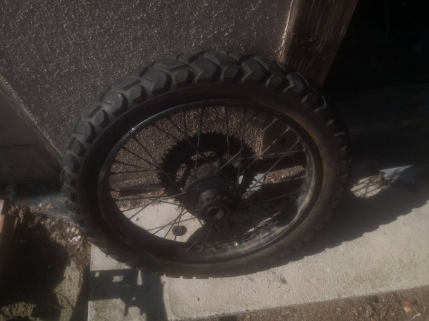 Babetta 210 es h�ts� ker�k 