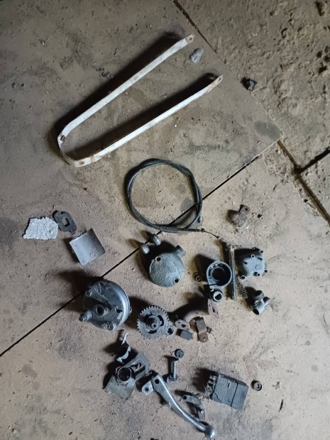 Babetta alkatr�sz.