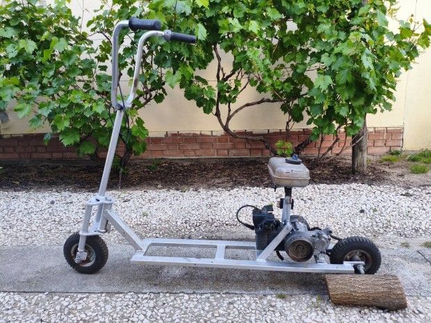 Babetta blokkos roller projekt eladó!