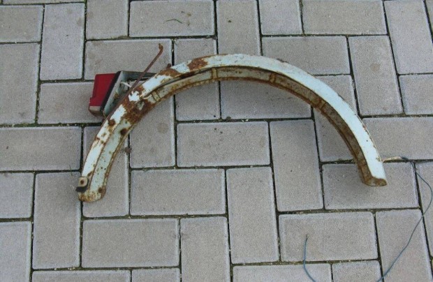 Babetta hátsó sárvédő 2