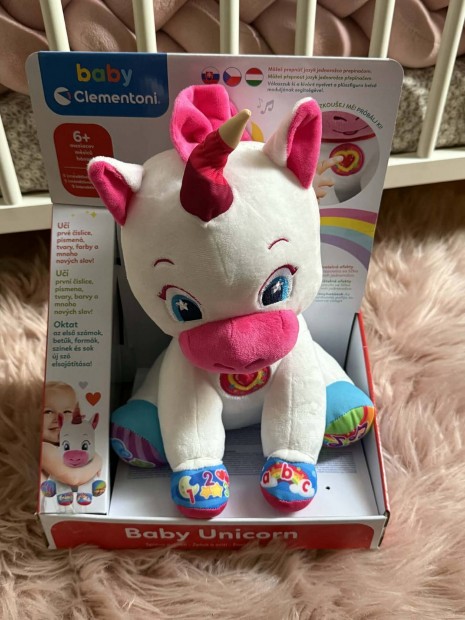 Baby Clementoni �nekl�, fejleszt� pl�ss unikornis