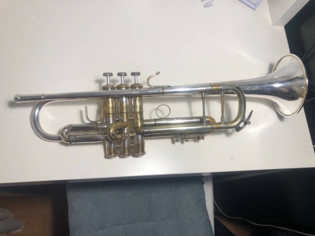 Bach Stradivarius Bb trombita