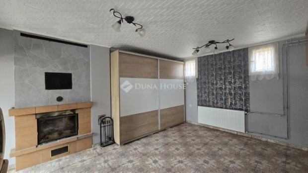 B�csalm�si 140 nm-es h�z elad�